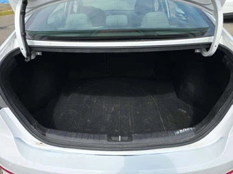 2017 Hyundai Elantra SE Sedan - miniatura 11