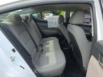 2017 Hyundai Elantra SE Sedan - miniatura 13