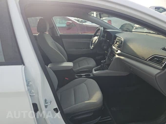 2017 Hyundai Elantra SE Sedan – miniatura 8