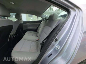 2017 Hyundai Elantra SE Sedan – miniatura 10