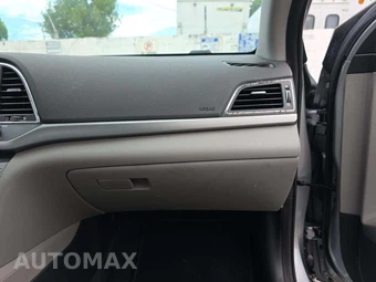 2017 Hyundai Elantra SE Sedan – miniatura 16