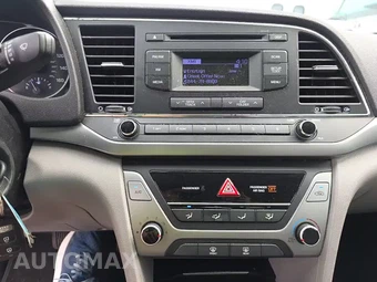 2017 Hyundai Elantra SE Sedan – miniatura 28