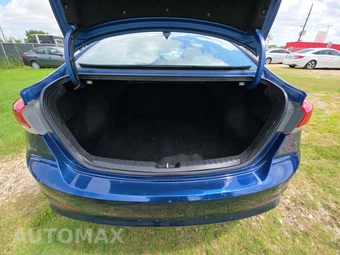 2017 Hyundai Elantra SE Sedan – miniatura 11