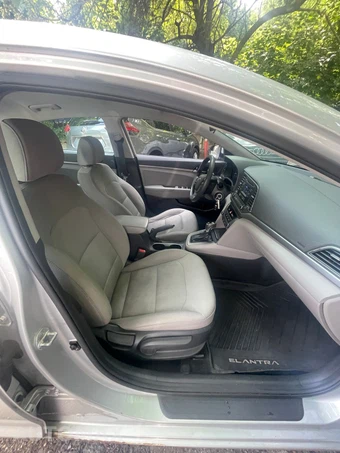2017 Hyundai Elantra SE Sedan - miniatura 10