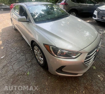 2017 Hyundai Elantra SE Sedan - miniatura 2