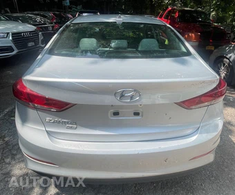 2017 Hyundai Elantra SE Sedan - miniatura 7