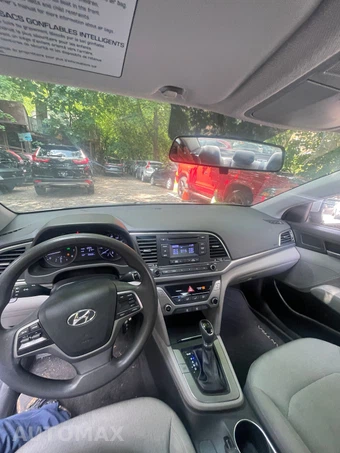 2017 Hyundai Elantra SE Sedan - miniatura 9