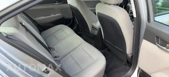2017 Hyundai Elantra SE Sedan - miniatura 10