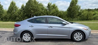 2017 Hyundai Elantra SE Sedan - miniatura 5