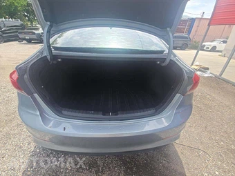 2017 Hyundai Elantra SE Sedan – miniatura 14