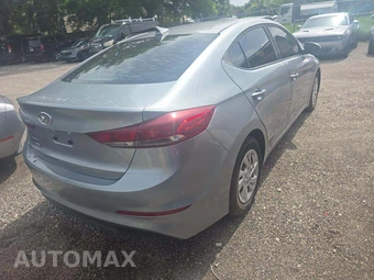 2017 Hyundai Elantra SE Sedan – miniatura 3