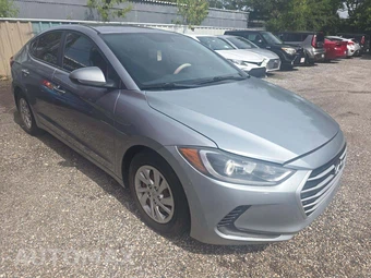 2017 Hyundai Elantra SE Sedan – miniatura 4