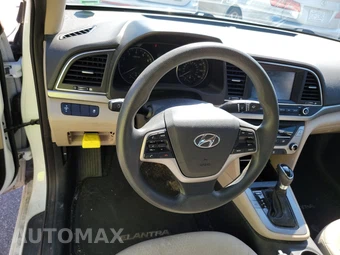 2017 Hyundai Elantra SE Sedan – miniatura 10