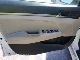 2017 Hyundai Elantra SE Sedan – miniatura 9