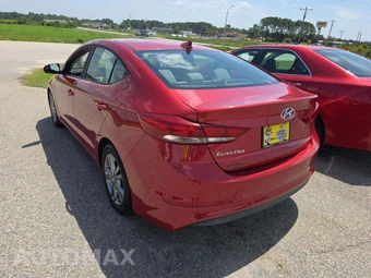 2017 Hyundai Elantra SE Sedan – miniatura 2