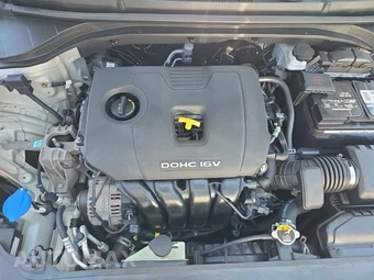 2017 Hyundai Elantra SE Sedan – miniatura 18