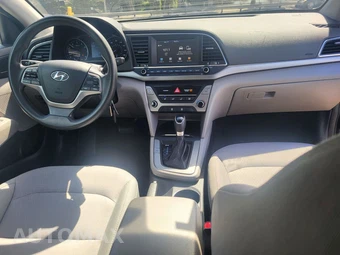 2017 Hyundai Elantra SE Sedan – miniatura 10