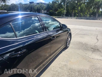 2017 Hyundai Elantra SE Sedan – miniatura 12
