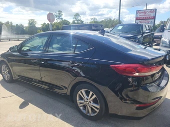 2017 Hyundai Elantra SE Sedan – miniatura 18
