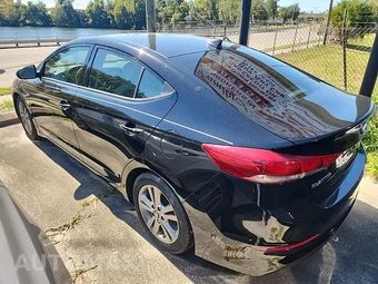 2017 Hyundai Elantra SE Sedan – miniatura 4