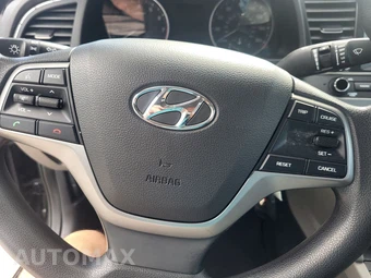 2017 Hyundai Elantra SE Sedan – miniatura 50