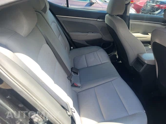 2017 Hyundai Elantra SE Sedan – miniatura 8