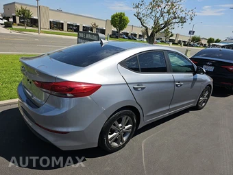 2017 Hyundai Elantra SE Sedan - miniatura 4