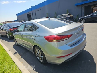 2017 Hyundai Elantra SE Sedan - miniatura 6