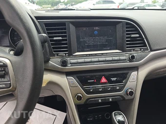 2017 Hyundai Elantra SE Sedan - miniatura 11