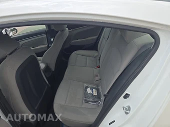 2017 Hyundai Elantra SE Sedan - miniatura 13