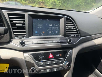 2017 Hyundai Elantra SE Sedan – miniatura 10