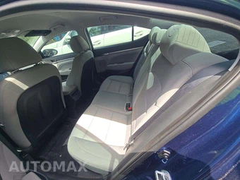 2017 Hyundai Elantra SE Sedan – miniatura 13