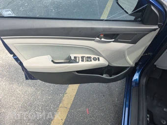 2017 Hyundai Elantra SE Sedan - miniatura 9