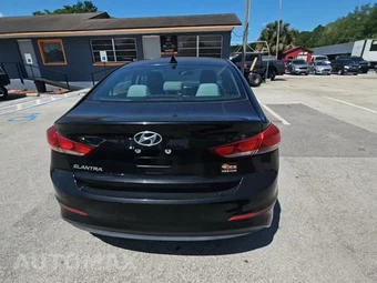 2017 Hyundai Elantra SE Sedan – miniatura 4