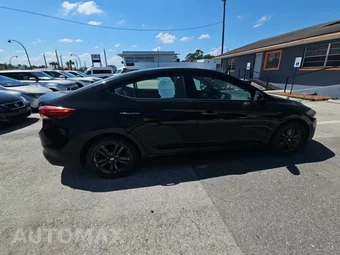 2017 Hyundai Elantra SE Sedan – miniatura 5