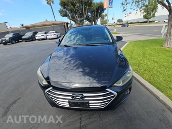 2017 Hyundai Elantra SE Sedan - miniatura 2
