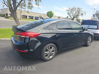 2017 Hyundai Elantra SE Sedan - miniatura 4