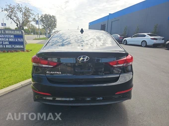 2017 Hyundai Elantra SE Sedan - miniatura 5