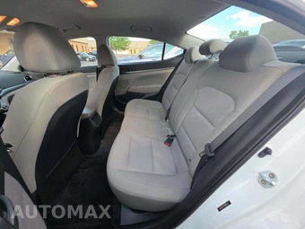 2017 Hyundai Elantra SE Sedan – miniatura 13