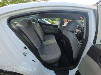 2017 Hyundai Elantra SE Sedan – miniatura 16