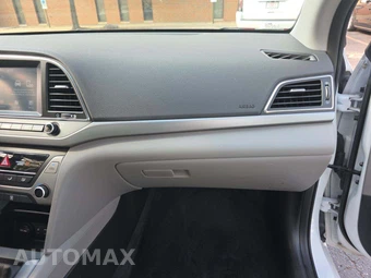 2017 Hyundai Elantra SE Sedan – miniatura 19