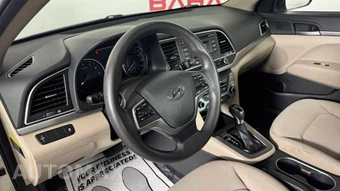 2017 Hyundai Elantra SE Sedan - miniatura 12