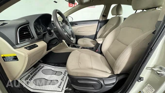 2017 Hyundai Elantra SE Sedan - miniatura 14