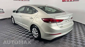 2017 Hyundai Elantra SE Sedan - miniatura 4