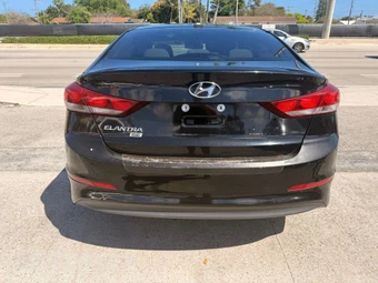 2017 Hyundai Elantra SE Sedan - miniatura 6