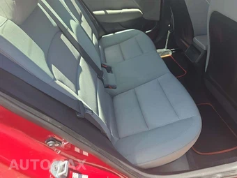 2017 Hyundai Elantra SE Sedan – miniatura 13