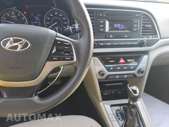 2017 Hyundai Elantra SE Sedan - miniatura 11