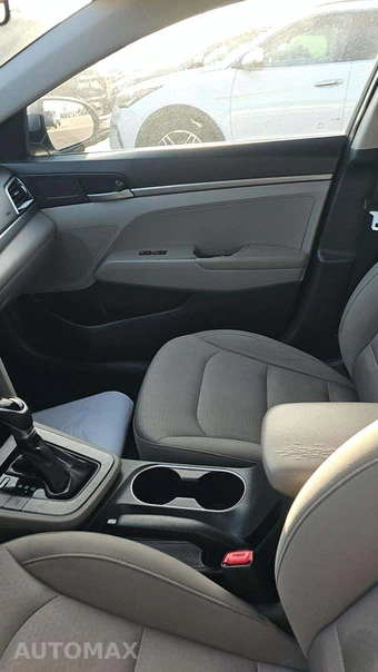 2017 Hyundai Elantra SE Sedan - miniatura 21