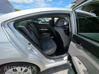 2017 Hyundai Elantra SE Sedan - miniatura 16