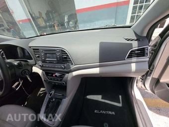 2017 Hyundai Elantra SE Sedan - miniatura 19